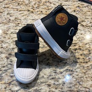 New without tags Baby climate control converse